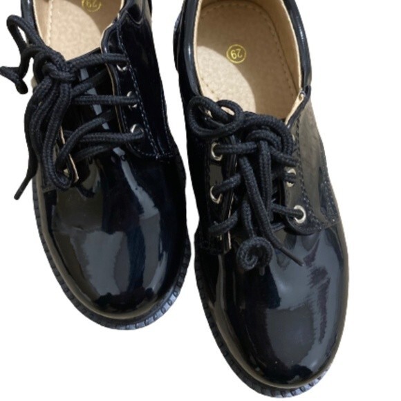 NEW LACE-UP PATENT LEATHER BLACK DRESS SHOES FOR LITTLE BOYS Sizes US 11C & 12C - Picture 1 of 5